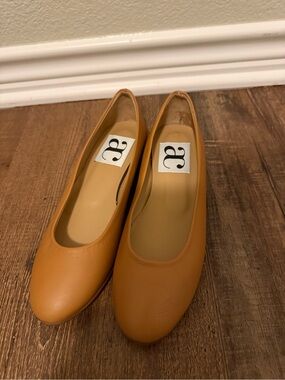 Vero Cuoio Tan Leather Round-Toe Ballet Flats
